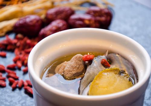 油柑鲍鱼汤的功效与作用 鲍鱼汤的功效与作用