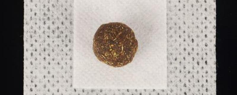 花椒贴肚脐的功效与作用 肚脐贴用的花椒是什么样的花椒