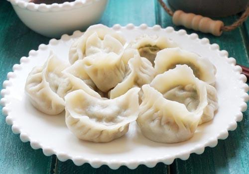 煮饺子用冷水还是热水（速冻煮饺子用冷水还是热水）