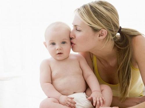 宝宝鼻梁发青是怎么回事（两个月宝宝鼻梁发青是怎么回事）