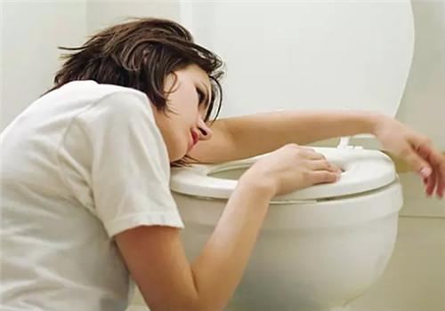 胃疼恶心想吐怎么回事（胃疼恶心想吐怎么回事吃什么药）