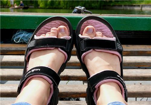 立秋后宝宝能穿凉鞋吗 立秋后宝宝能穿凉鞋吗冬天