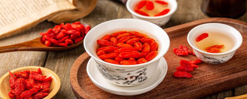 五味子与枸杞子泡水的功效 五味子与枸杞子泡水的功效与作用