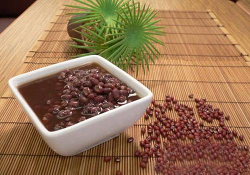 红豆汤加红糖还是冰糖（红豆汤里放红糖好还是冰糖好）