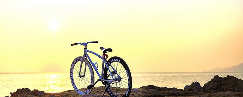 山地车要穿骑行裤吗（山地车要穿骑行裤吗女）