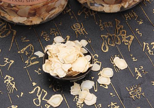 西洋参泡水可以空腹喝吗(西洋参泡水空腹喝好还是饭后喝)