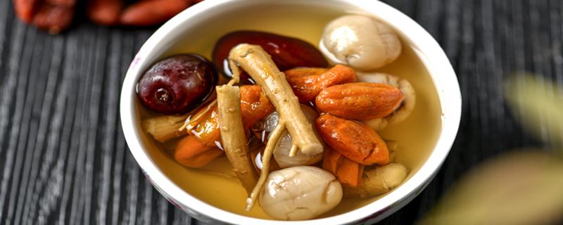 枸杞大枣桂圆泡水的功效与作用(桂圆大枣枸杞泡水有什功效)