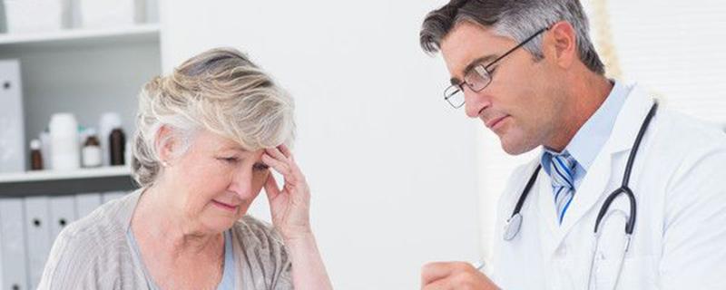 下巴长痘吃维生素什么（下巴长痘吃维生素什么可以消炎）