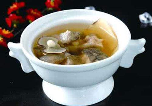 鳄鱼肉川贝汤