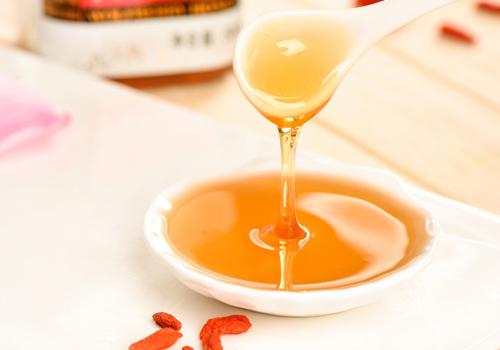 十个月的宝宝可以吃蜂蜜吗（十个月的宝宝可以吃蜂蜜吗一天几次）