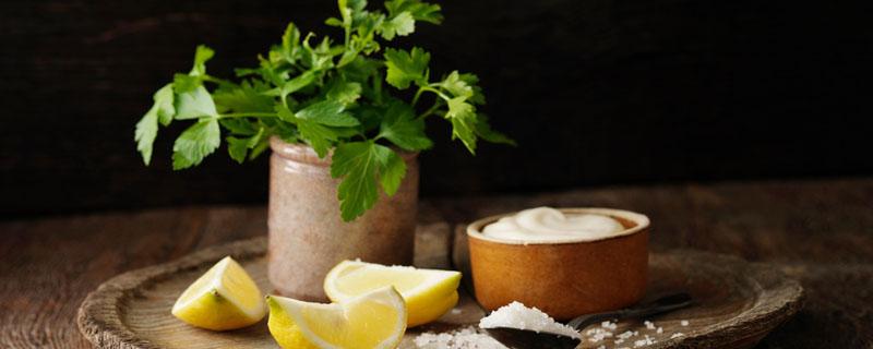 海盐吃了对身体有伤害吗 海盐吃了对身体有伤害吗女性