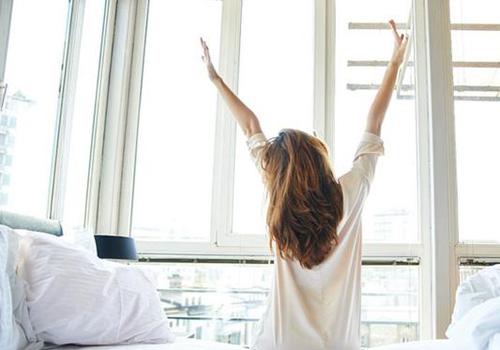 早上起床做什么好（早上起床做些什么好）