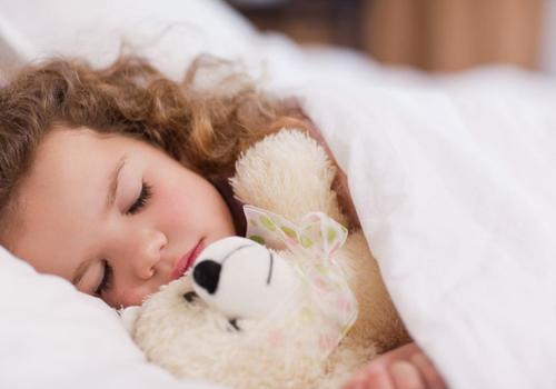 宝宝睡觉要注意的问题(小宝宝睡觉注意事项)