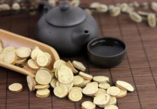 什么人适合喝黄芪泡水（什么人适合喝黄芪泡水呢）