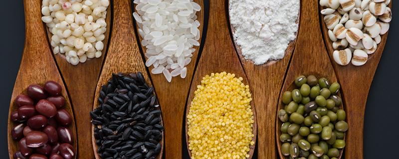 红豆薏米水为什么熬出来的是绿色的(红豆薏米水煮成了绿色)