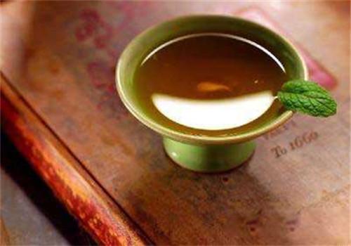 上火喝凉茶有用吗 上火喝凉茶有用吗女生