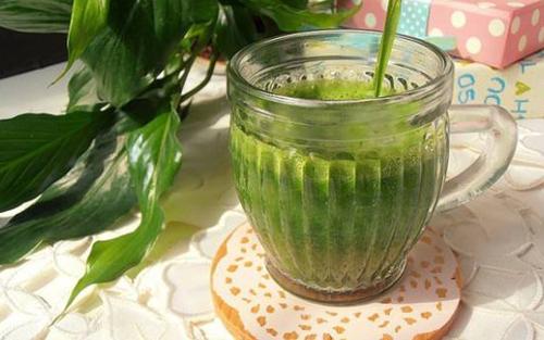 柠檬芹菜麦苗汁