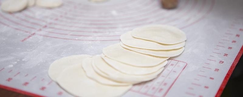 饺子皮葱油饼的做法 饺子皮葱油饼的家常做法