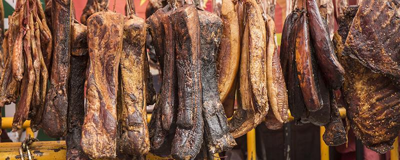 晒腊肉晚上需要从阳台收进来嘛 晒腊肉不用五花肉可以吗