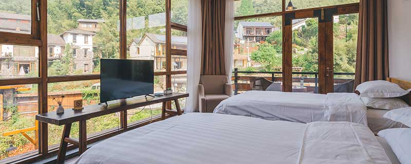 为什么酒店的床尾要放一块布 酒店的床尾要放一块布的原因