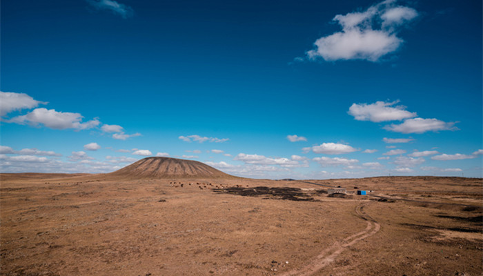 乌兰哈达火山属于哪个市 乌兰哈达火山在哪里 