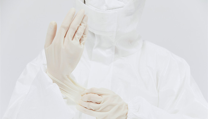 防护服里面自己穿什么衣服 穿防护服需要注意什么