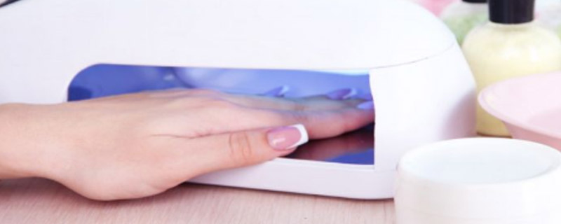 美甲灯会把手照黑吗 美甲灯会不会把手照黑