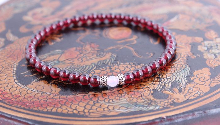 石榴石带双数还是单数 石榴石是带双数还是单数