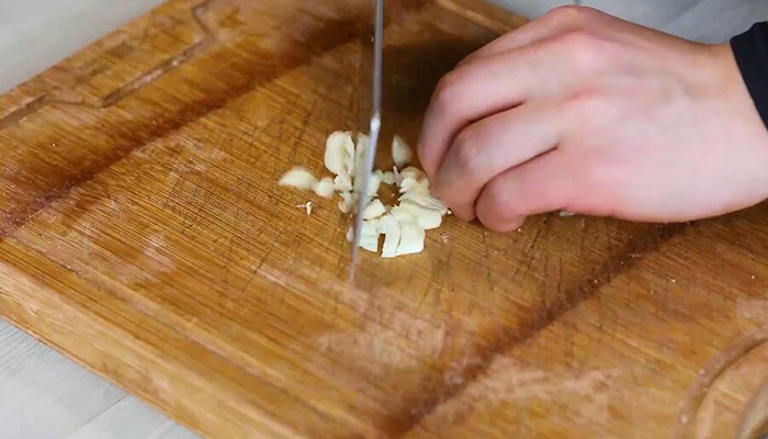 蒜香鸡蛋炒米饭制作 蒜香鸡蛋炒米饭的做法