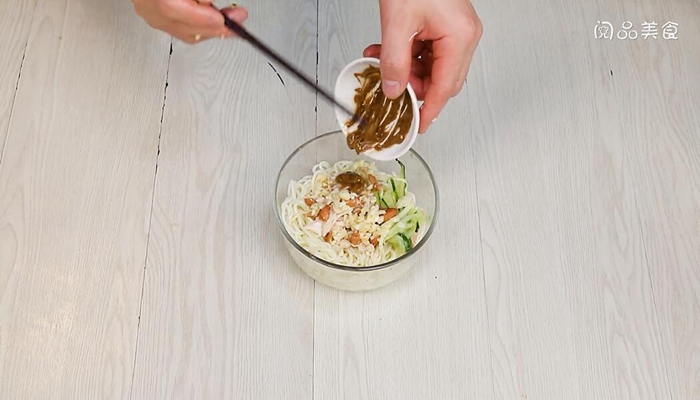 雪碧鸡丝凉面的做法 雪碧鸡丝凉面怎么做