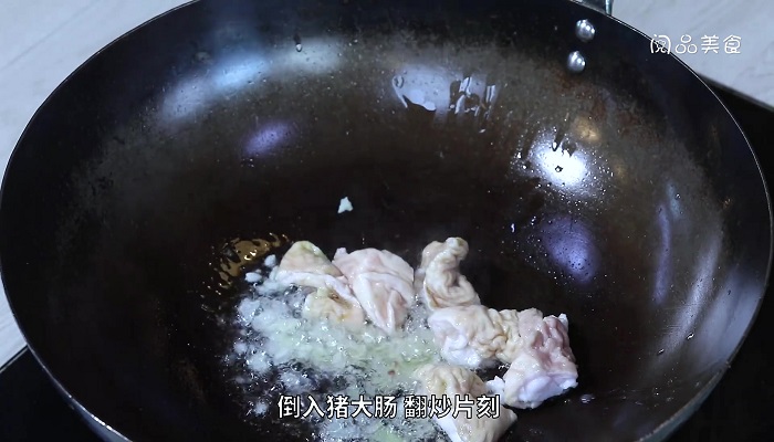 炒熟尖椒大肠的做法 炒熟尖椒大肠怎么做