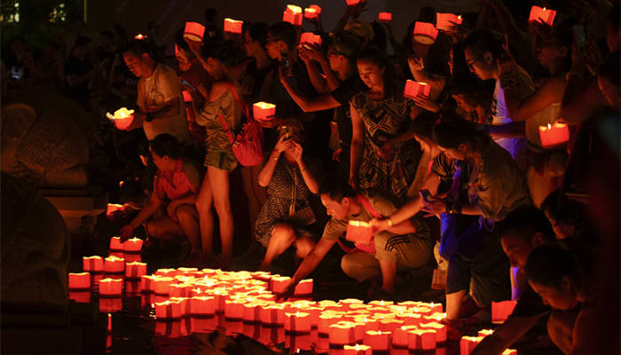 放河灯是哪一天这一天又叫什么 放河灯代表着什么