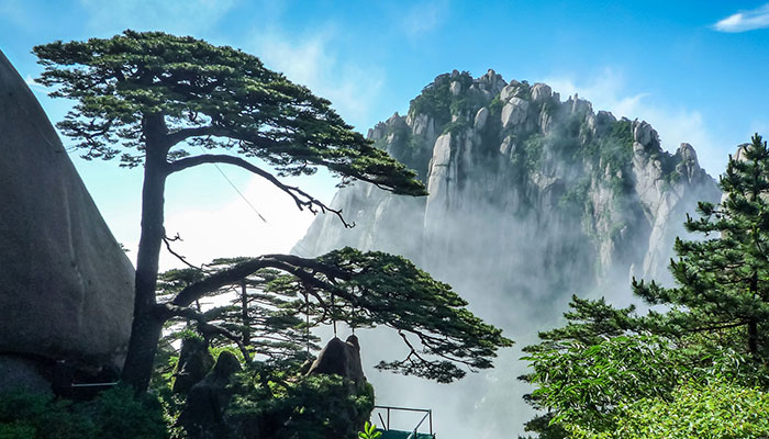 “五岳归来不看山，黄山归来不看岳”的意思 “五岳归来不看山，黄山归来不看岳”是什么意思