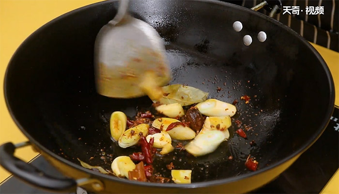 麻辣鸭脖的做法 麻辣鸭脖怎么做