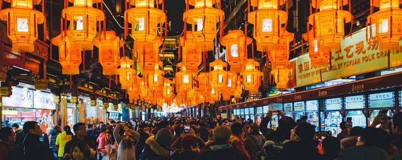 东风夜放花千树更吹落是什么节日 东风夜放花千树更吹落说的是什么节日