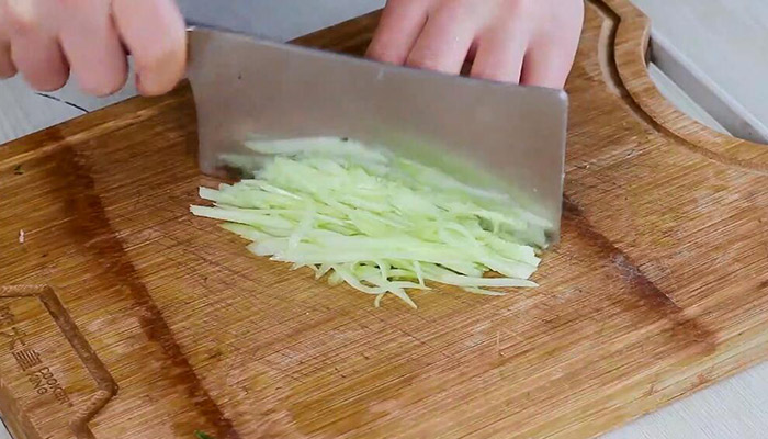 手撕鸡肉拌饭的做法 手撕鸡肉拌饭怎么做