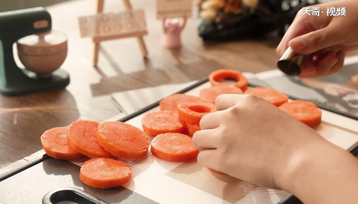 胡萝卜虾饼的做法 胡萝卜虾饼怎么做