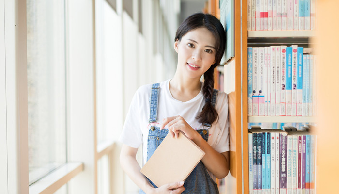 问女生在干嘛幽默一点 怎么问女生在干嘛幽默一点