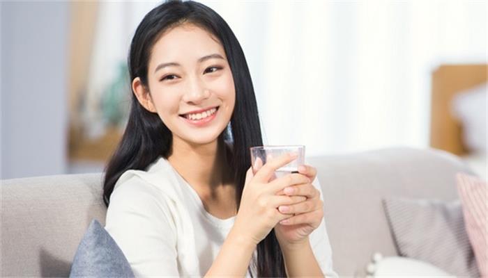 腿短的女生穿衣搭配 腿短的女生穿衣搭配要注意什么