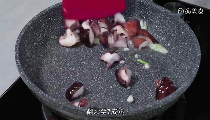 柿子椒炒香菇的做法 柿子椒炒香菇怎么做