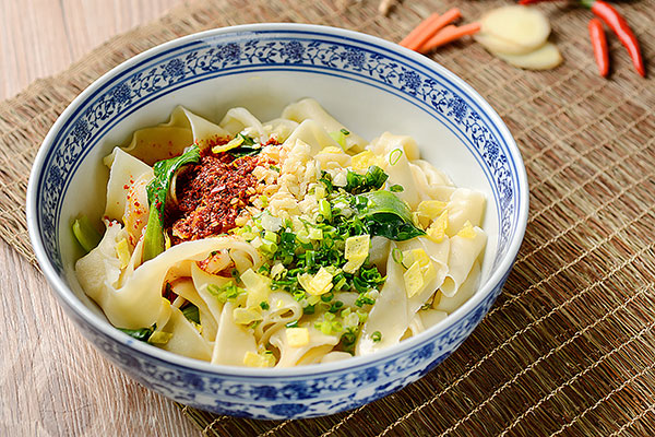 油泼面是哪里的美食 油泼面是什么地方的美食