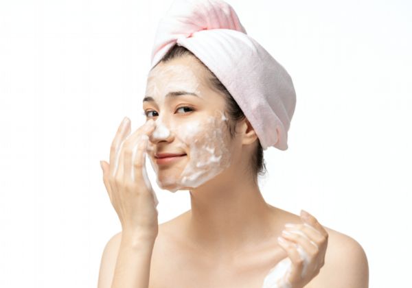 油性皮肤适合什么洗脸奶 油性皮肤需要注意什么