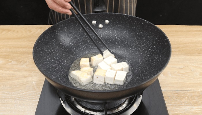 胡萝卜炖鸡蛋豆腐 胡萝卜炖鸡蛋豆腐怎么做好吃