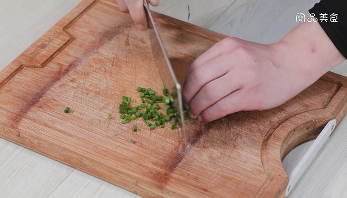 腊肠香菇炒饭的做法 腊肠香菇炒饭怎么做