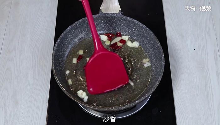 干煸蚕蛹的做法 干煸蚕蛹怎么做