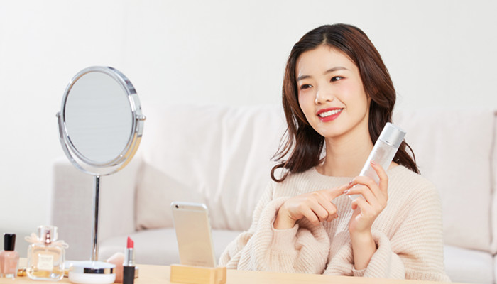 素颜霜可以用洗面奶洗掉吗 素颜霜可以直接用洗面奶洗吗