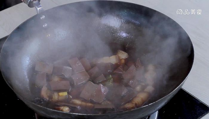 五花肉炖鸭血的做法五花肉炖鸭血怎么做