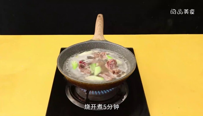 野生菌牛骨汤的做法 野生菌牛骨汤怎么做好吃