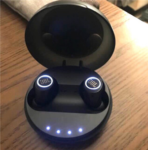 JBL FREE X耳机怎么配对两只耳机