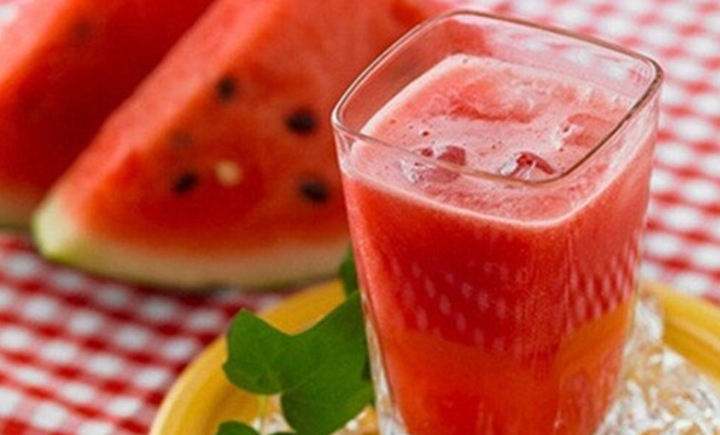 九阳榨汁机榨西瓜汁要加水吗